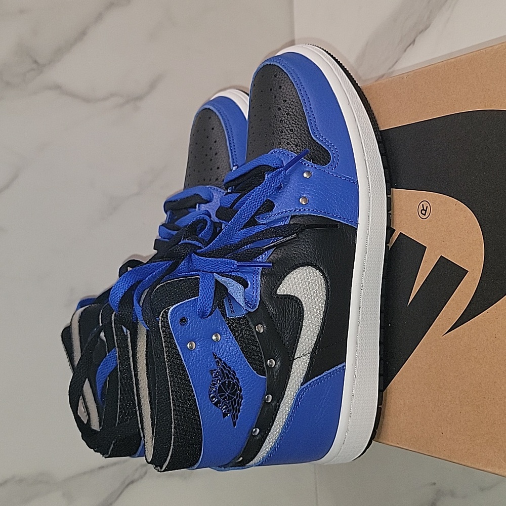 Womens air Jordan 1 zoom comfort sisterhood size 8